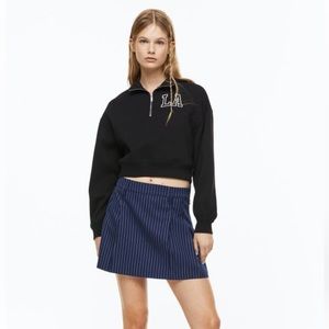 H&M pleated navy pinstriped skirt new with tags